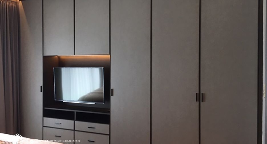 For rent 3 bedrooms condo in Khlong Toei, Bangkok