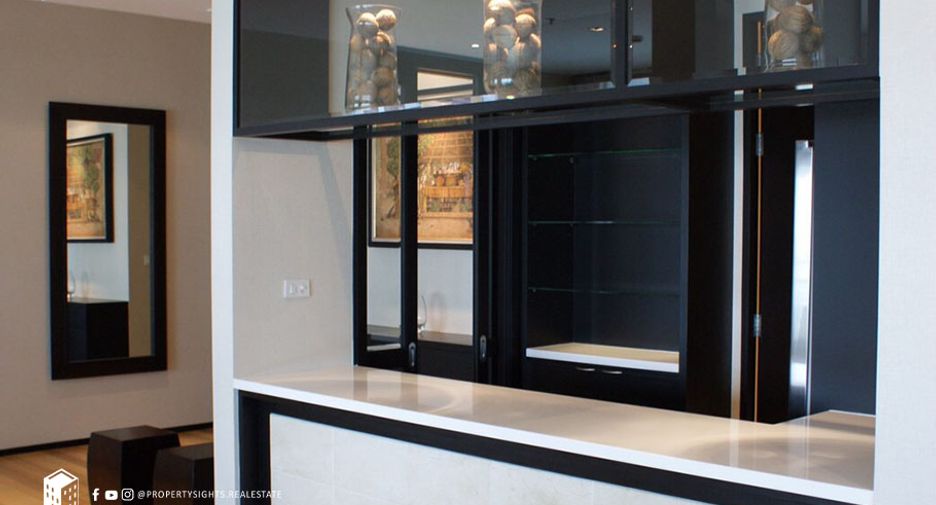 For rent 3 ベッドルーム condo in Khlong Toei, Bangkok