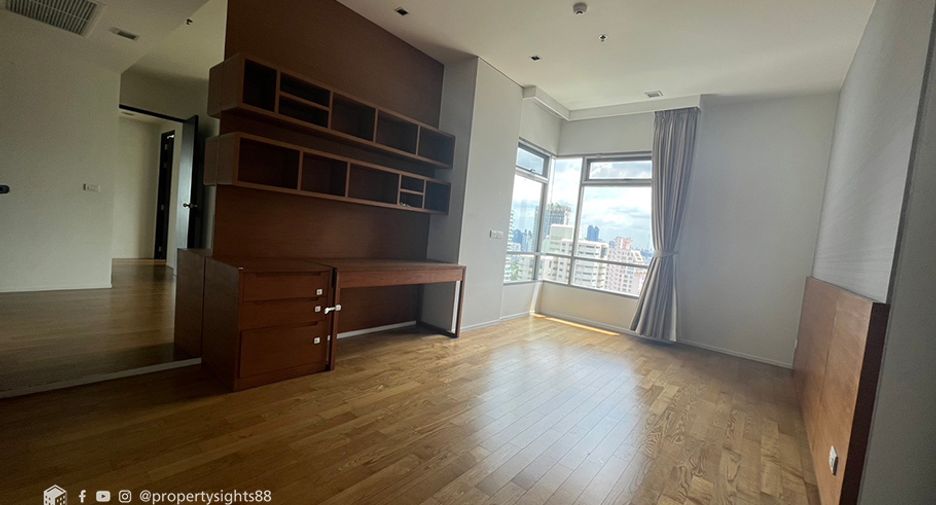 Wohnung zur Miete mit 3 Zimmer in Khlong Toei, Bangkok