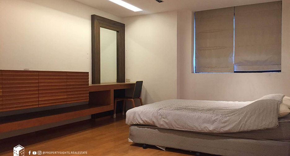 Condo en alquiler de 3 habitaciones en Khlong Toei, Bangkok