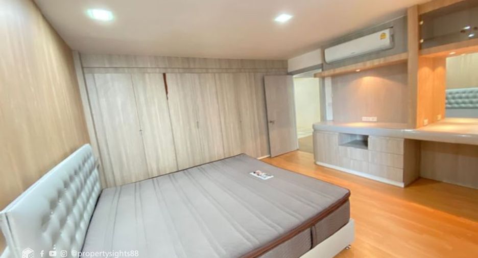 Condo en alquiler de 3 habitaciones en Khlong Toei, Bangkok