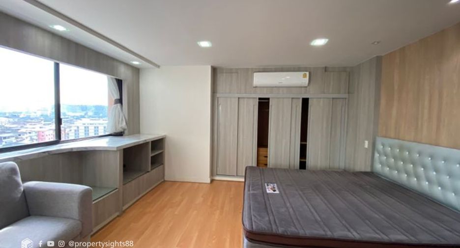 Condo en alquiler de 3 habitaciones en Khlong Toei, Bangkok