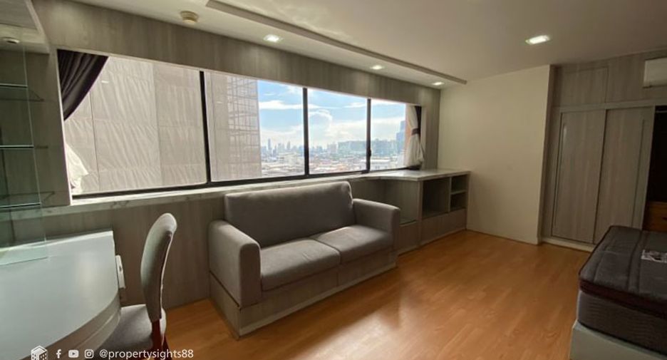 Condo en alquiler de 3 habitaciones en Khlong Toei, Bangkok