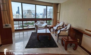 Condo en alquiler de 3 habitaciones en Khlong Toei, Bangkok