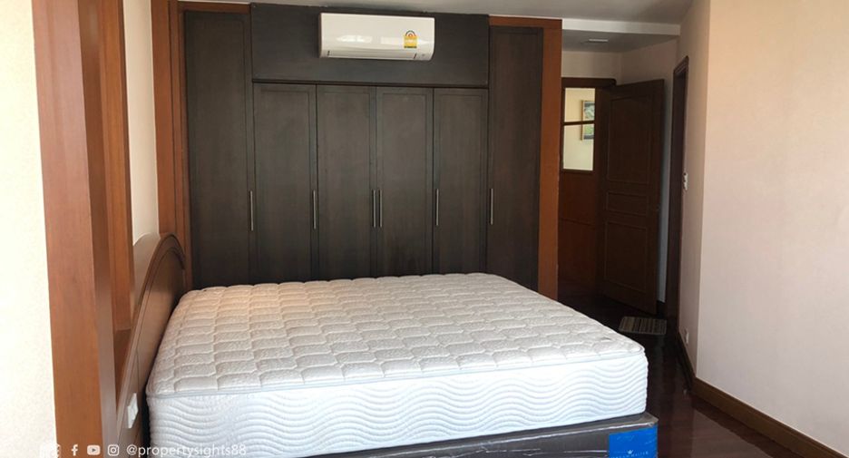 Wohnung zur Miete mit 3 Zimmer in Khlong Toei, Bangkok