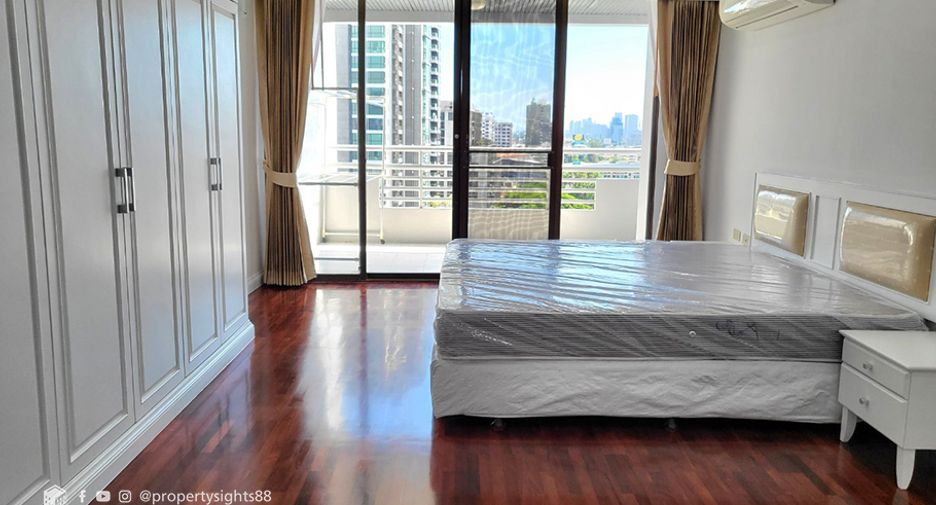 À louer 3 chambres condo à Khlong Toei, Bangkok
