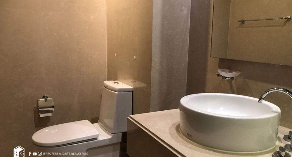 For rent 2 bedrooms condo in Khlong Toei, Bangkok