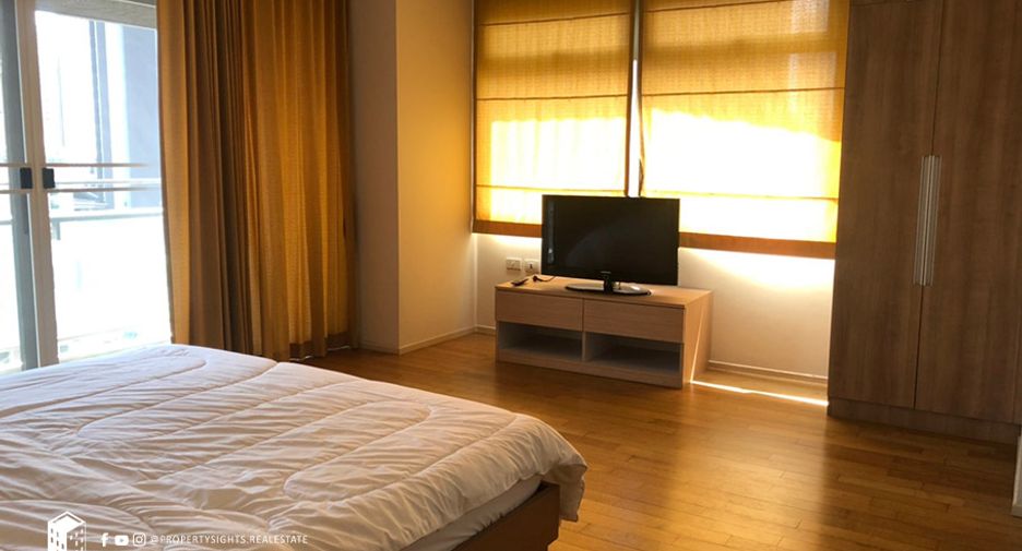 For rent 2 bedrooms condo in Khlong Toei, Bangkok