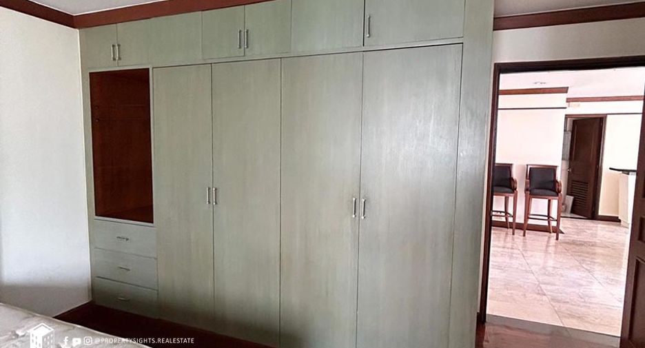 ให้เช่า 3 ห้องนอน คอนโด ใน คลองเตย, กรุงเทพฯ