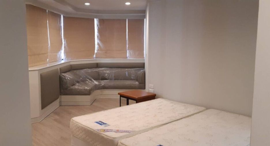Condo en alquiler de 3 habitaciones en Khlong Toei, Bangkok