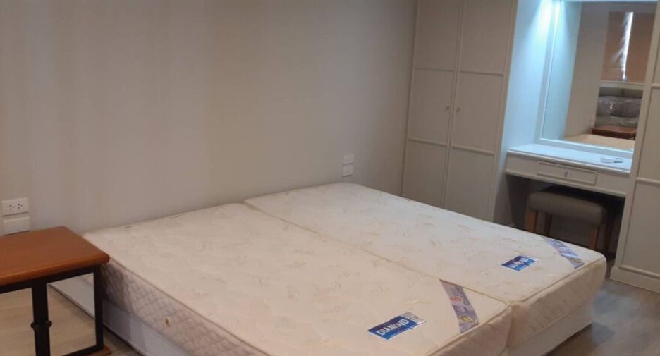 Condo en alquiler de 3 habitaciones en Khlong Toei, Bangkok