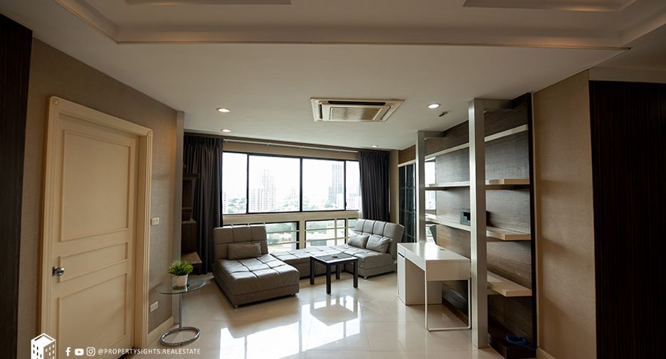 For rent 3 bedrooms condo in Khlong Toei, Bangkok