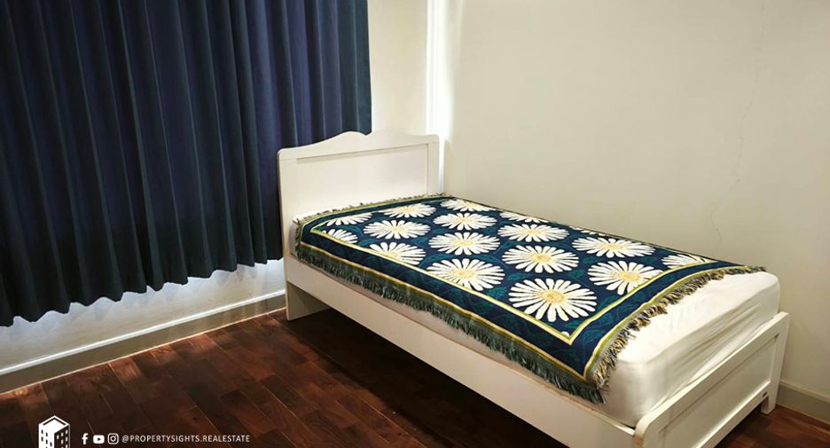 For rent 2 bedrooms condo in Watthana, Bangkok