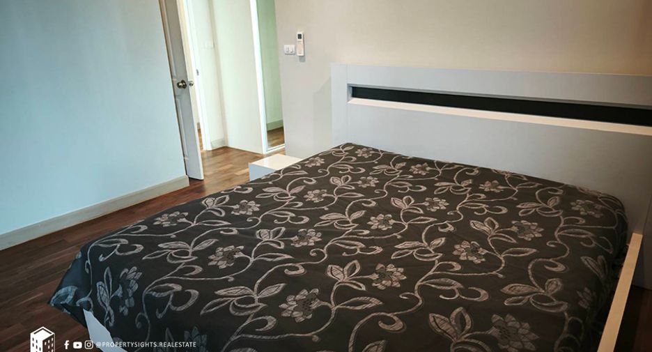 For rent 2 bedrooms condo in Watthana, Bangkok