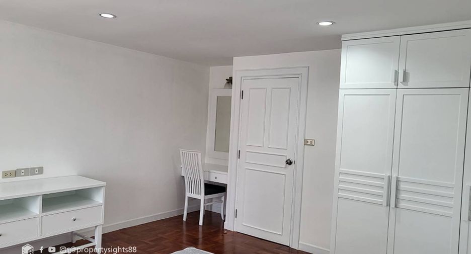 Condo en alquiler de 3 habitaciones en Watthana, Bangkok