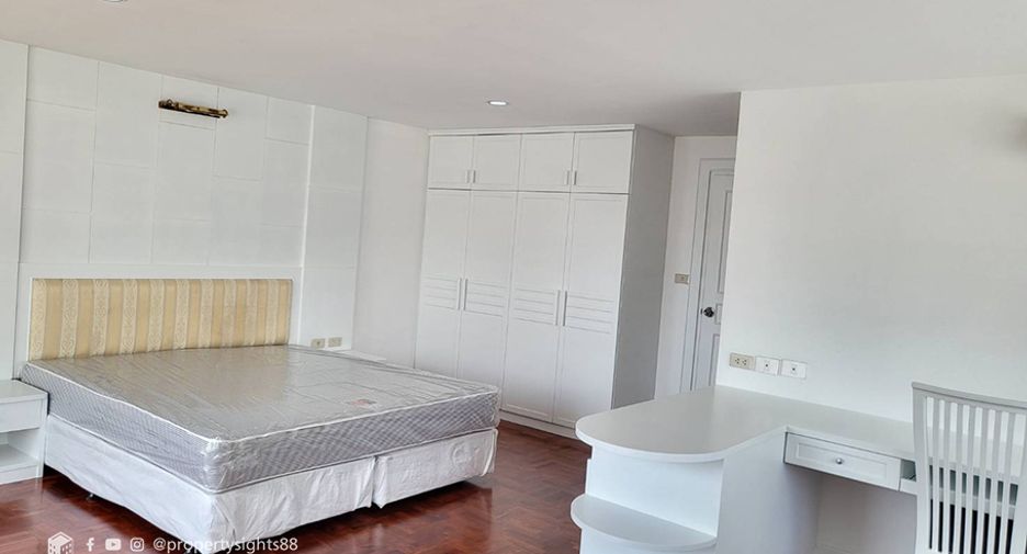 Condo en alquiler de 3 habitaciones en Watthana, Bangkok