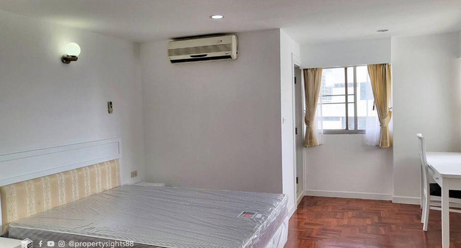 Condo en alquiler de 3 habitaciones en Watthana, Bangkok