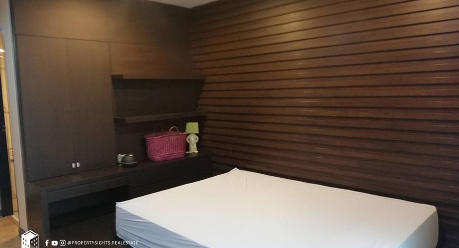 For rent 2 bedrooms condo in Watthana, Bangkok