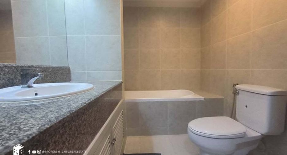 For rent 2 bedrooms condo in Khlong Toei, Bangkok