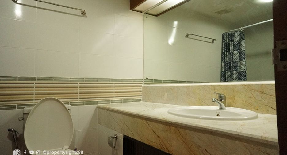 For rent 2 bedrooms condo in Khlong Toei, Bangkok