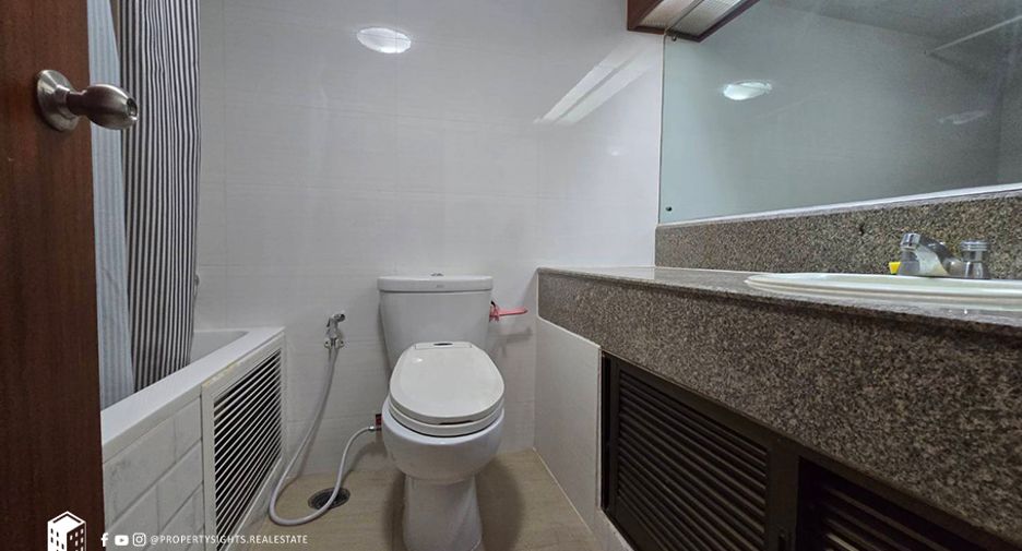 For rent 2 bedrooms condo in Khlong Toei, Bangkok