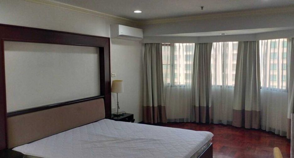 For rent 2 bedrooms condo in Khlong Toei, Bangkok