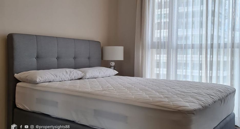 For rent 2 bedrooms condo in Khlong Toei, Bangkok