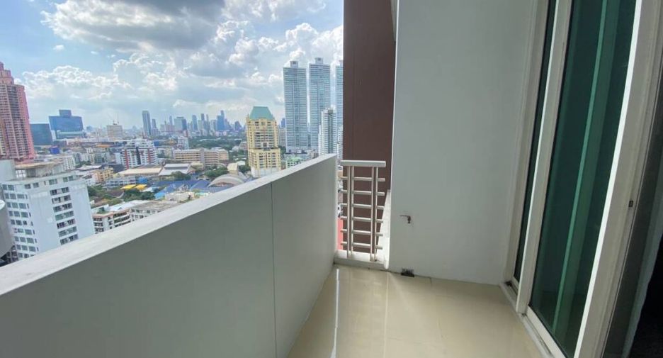 For rent 2 bedrooms condo in Khlong Toei, Bangkok