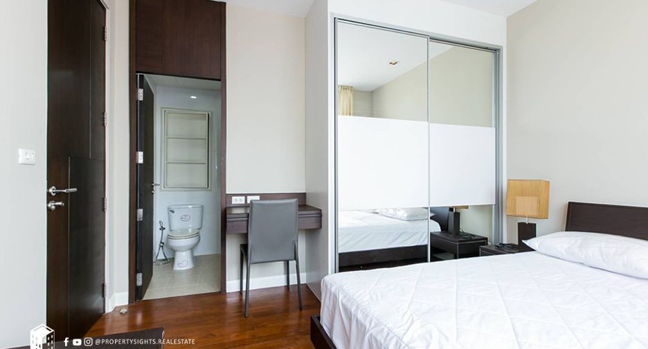 For rent 3 bedrooms condo in Khlong Toei, Bangkok