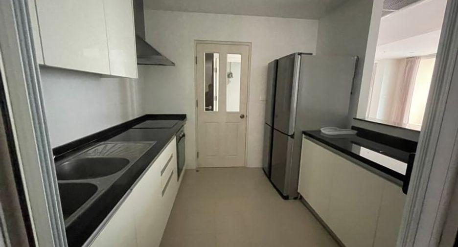 Wohnung zur Miete mit 3 Zimmer in Khlong Toei, Bangkok