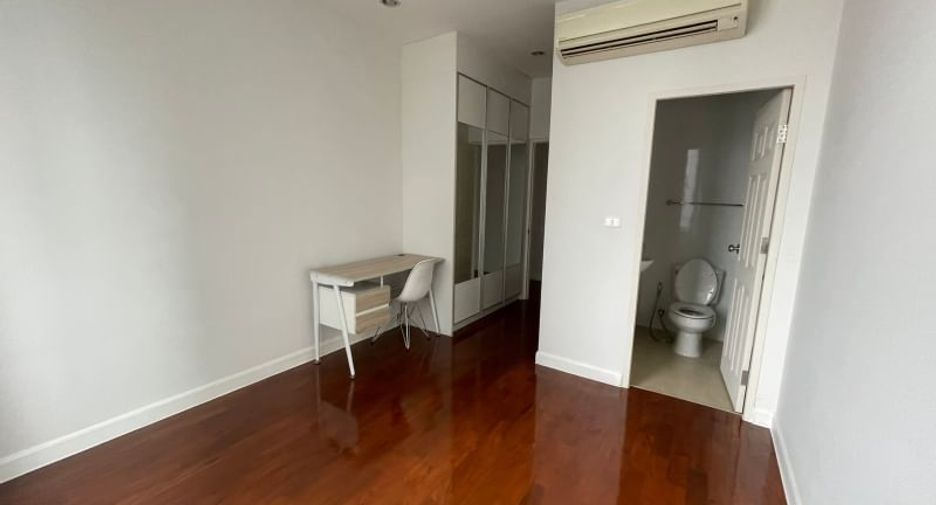 Wohnung zur Miete mit 3 Zimmer in Khlong Toei, Bangkok