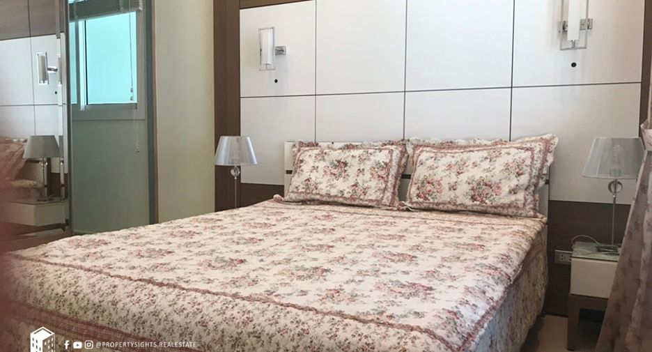 For rent 3 bedrooms condo in Khlong Toei, Bangkok