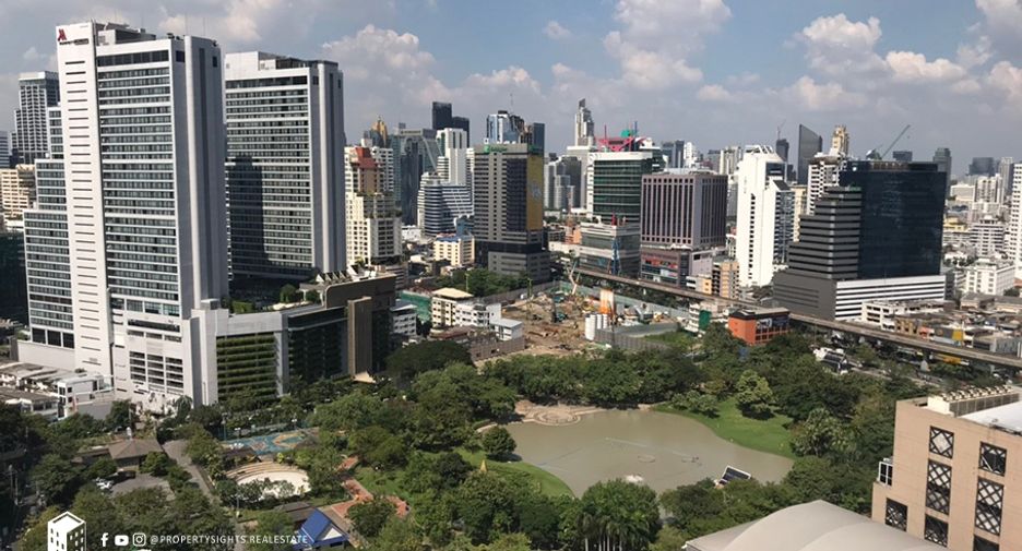 For rent 3 bedrooms condo in Khlong Toei, Bangkok