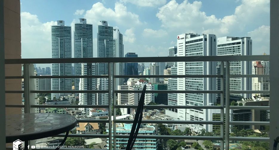 For rent 3 bedrooms condo in Khlong Toei, Bangkok