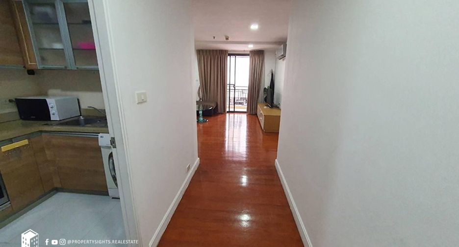 For rent 2 bedrooms condo in Watthana, Bangkok