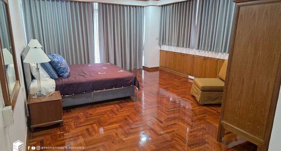 For rent 3 bedrooms condo in Khlong Toei, Bangkok