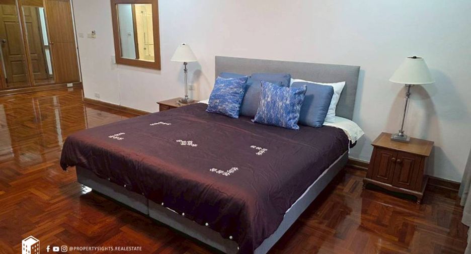 For rent 3 bedrooms condo in Khlong Toei, Bangkok