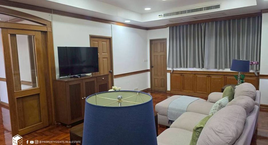 For rent 3 bedrooms condo in Khlong Toei, Bangkok