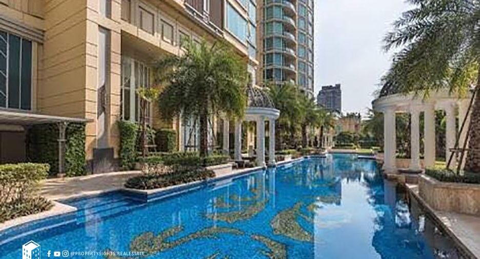 For rent 2 bedrooms condo in Watthana, Bangkok