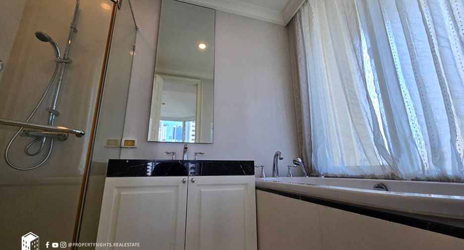 For rent 3 bedrooms condo in Watthana, Bangkok
