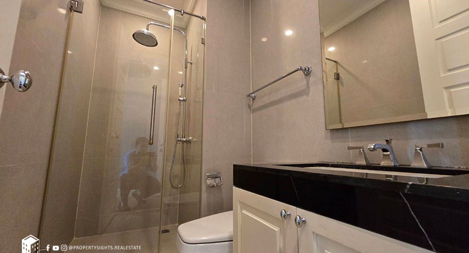 For rent 3 bedrooms condo in Watthana, Bangkok