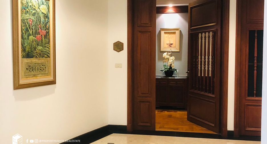 Condo en alquiler de 2 habitaciones en Khlong Toei, Bangkok