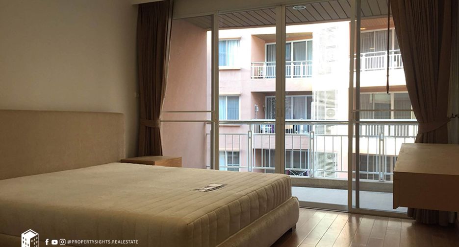 For rent 2 bedrooms condo in Watthana, Bangkok