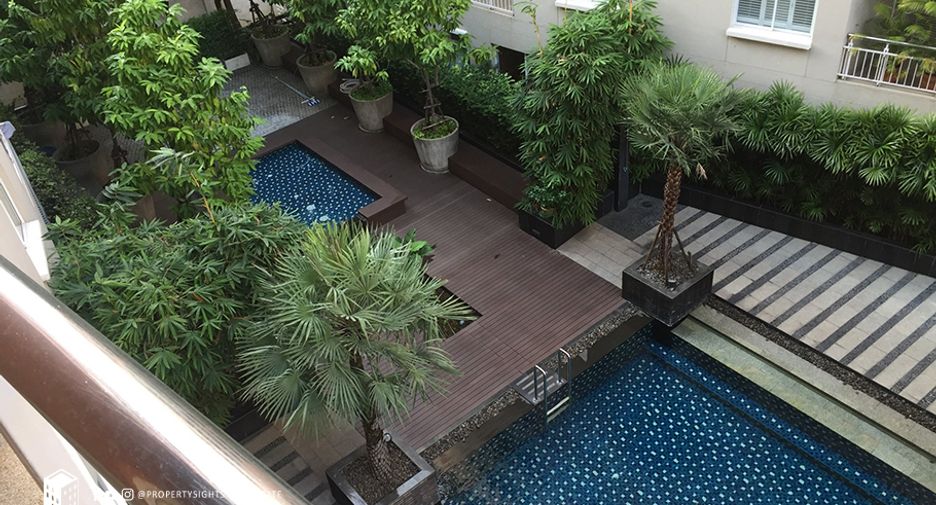 For rent 2 bedrooms condo in Watthana, Bangkok