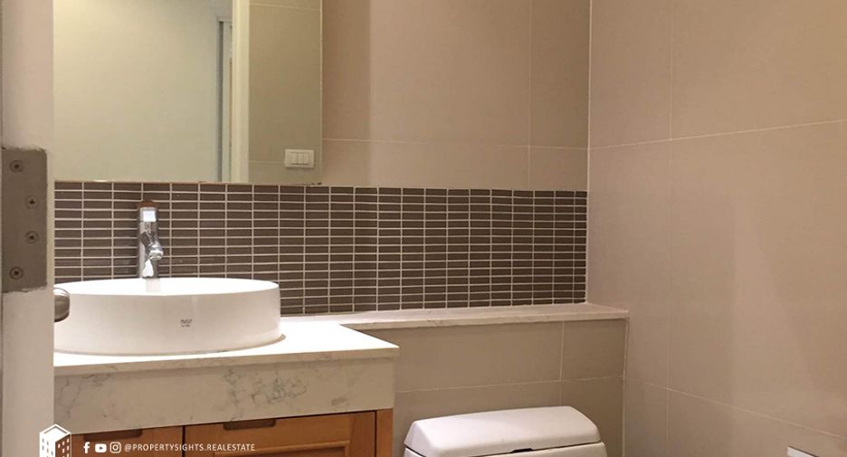 For rent 2 bedrooms condo in Watthana, Bangkok