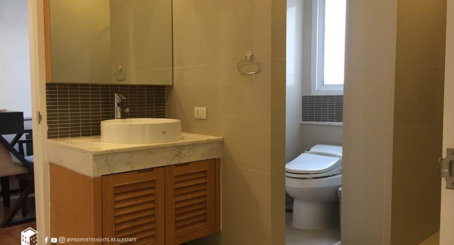 For rent 2 bedrooms condo in Watthana, Bangkok