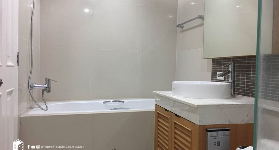 For rent 2 bedrooms condo in Watthana, Bangkok