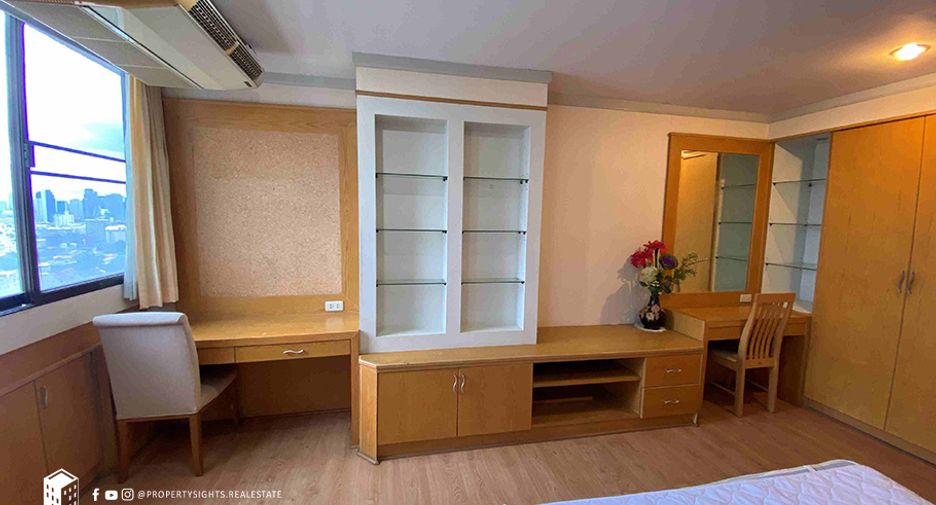 À louer 2 chambres condo à Watthana, Bangkok