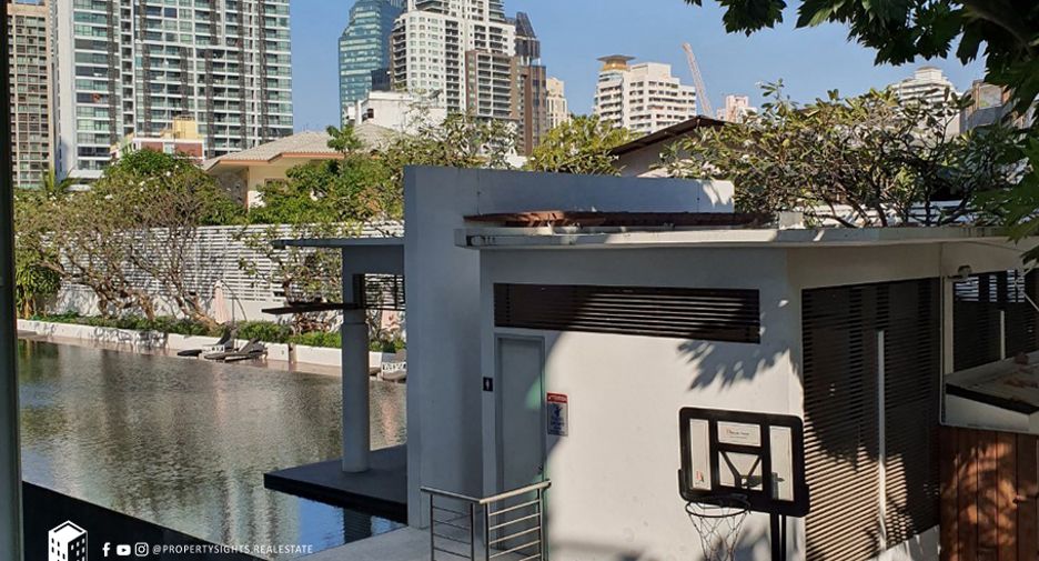 For rent 3 bedrooms condo in Khlong Toei, Bangkok