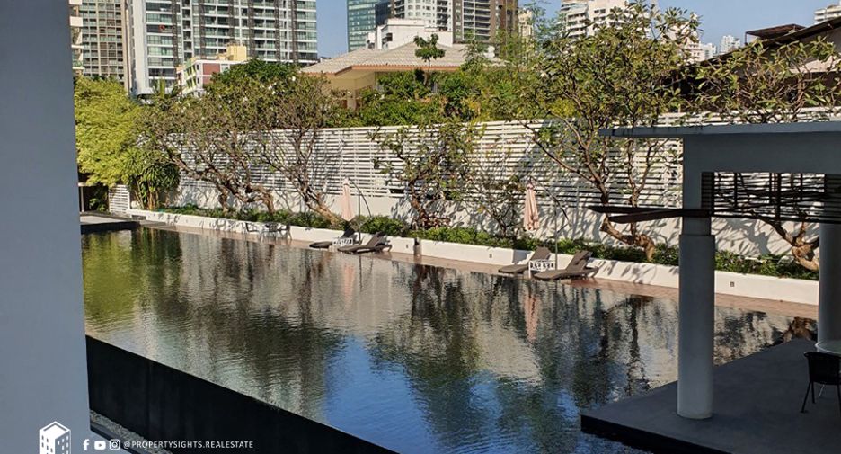 For rent 3 bedrooms condo in Khlong Toei, Bangkok